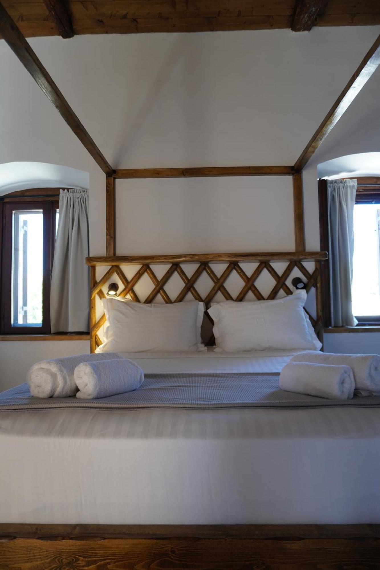 Elia Luxury Rooms Areopoli Bagian luar foto