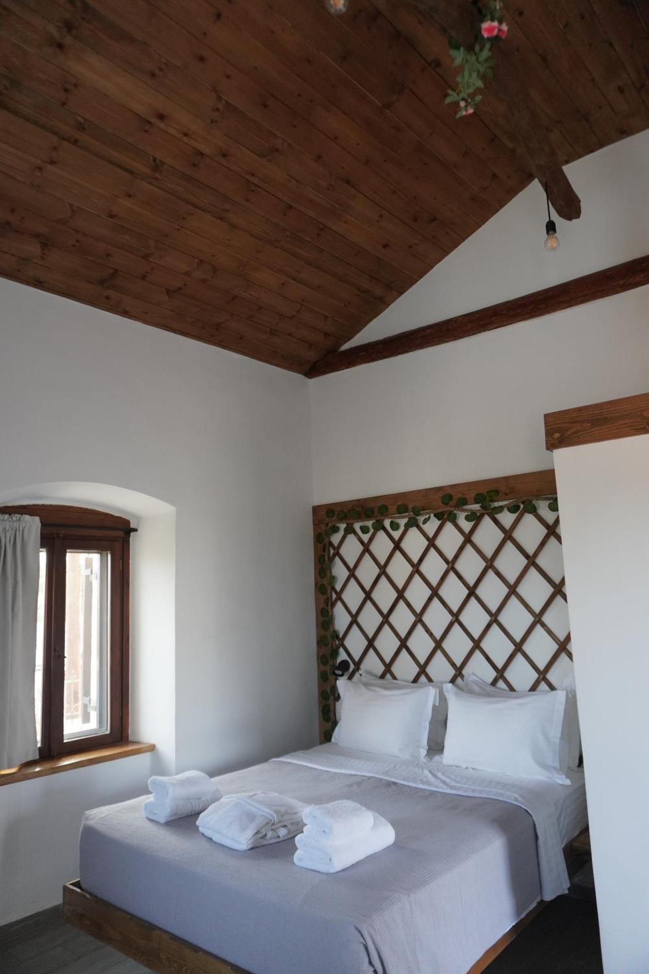 Elia Luxury Rooms Areopoli Bagian luar foto